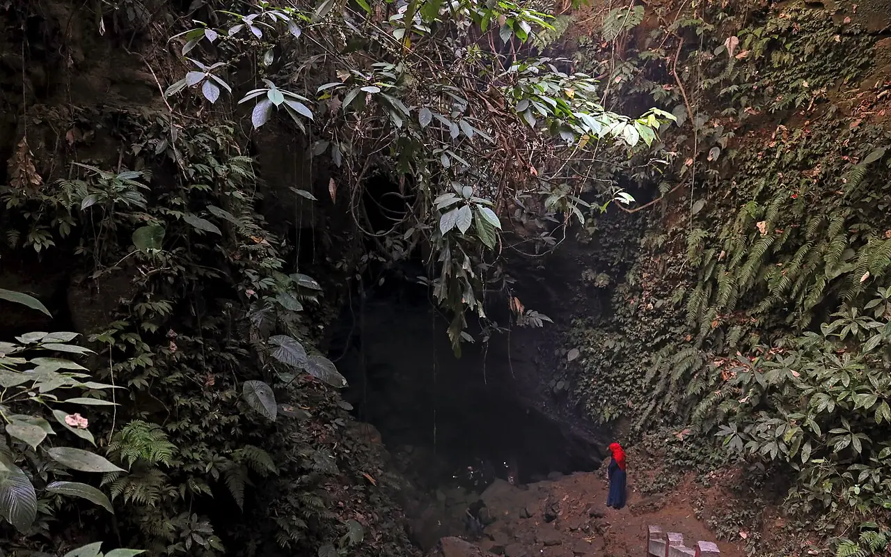 আলুটিলা গুহা, খাগড়াছড়ি