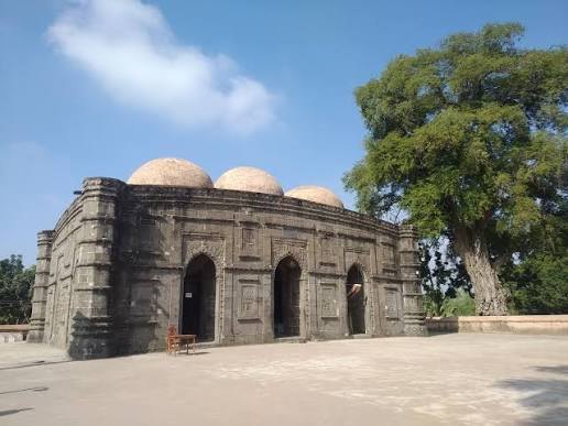 কুসুম্বা মসজিদ — নওগাঁ